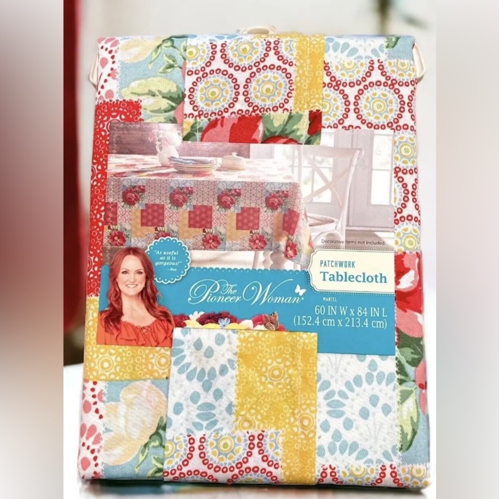 The Pioneer Woman Tablecloth Roses Patchwork 60 x 84" Cotton Blend Fabric New
